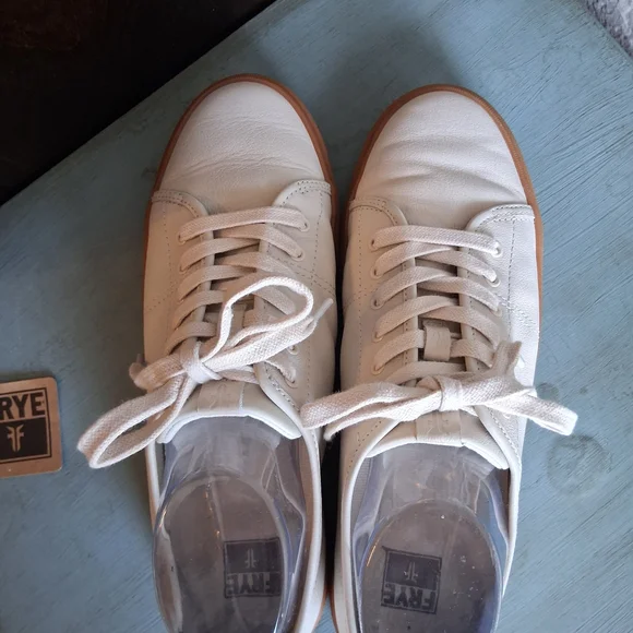 ๐ Frye Gia Low Ivory Leather Gumsole Sneakers Sz. 10 EUC - Picture 7 of 12